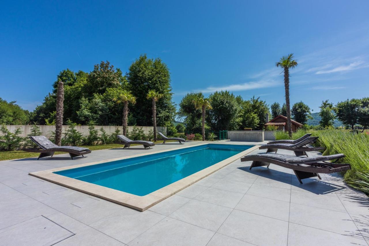 Villa Palma With Heated Private Pool Podhum Exterior foto